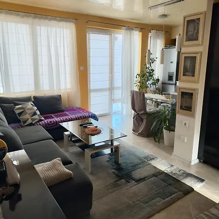 Art Kiril And Metodi Square 布尔加斯