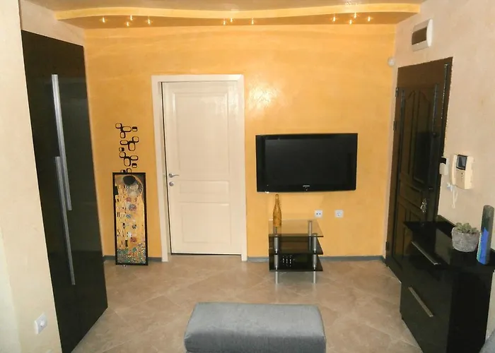 Daire Art Kiril And Metodi Square