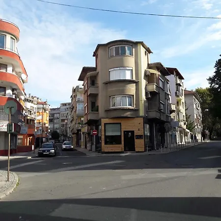 Art Kiril And Metodi Square Бургас