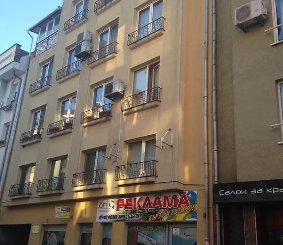 Апартамент Art Kiril And Metodi Square Бургас